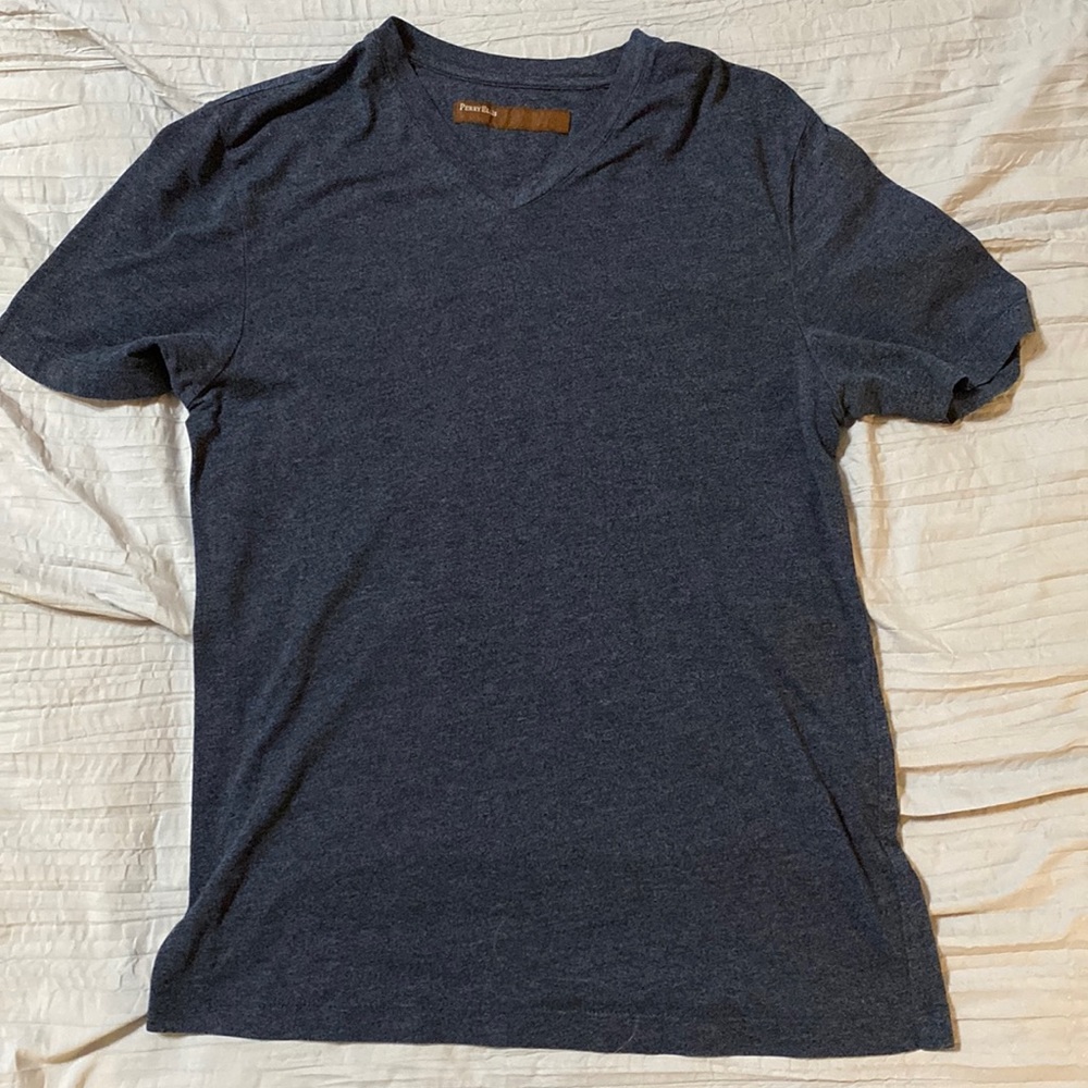 Perry Ellis V-neck T-shirt